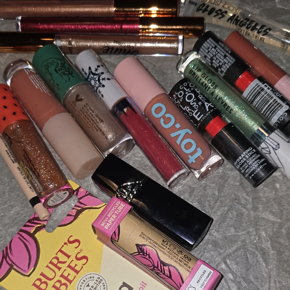 ♡♡♡ Assorted Lipstick and Lip Gloss Set Including Dior Disney Too Faced And MORE - Picture 7 of 11
